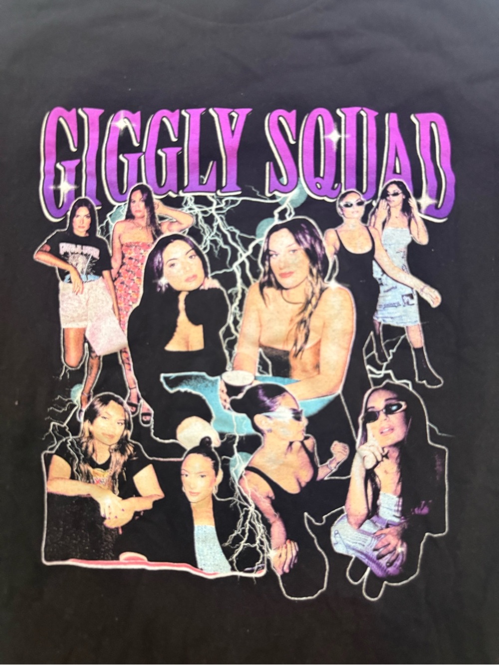 CLUB GIGGLY TOUR T-SHIRT (2024 VERSION) SIZE LARGE - Picture 5 of 8